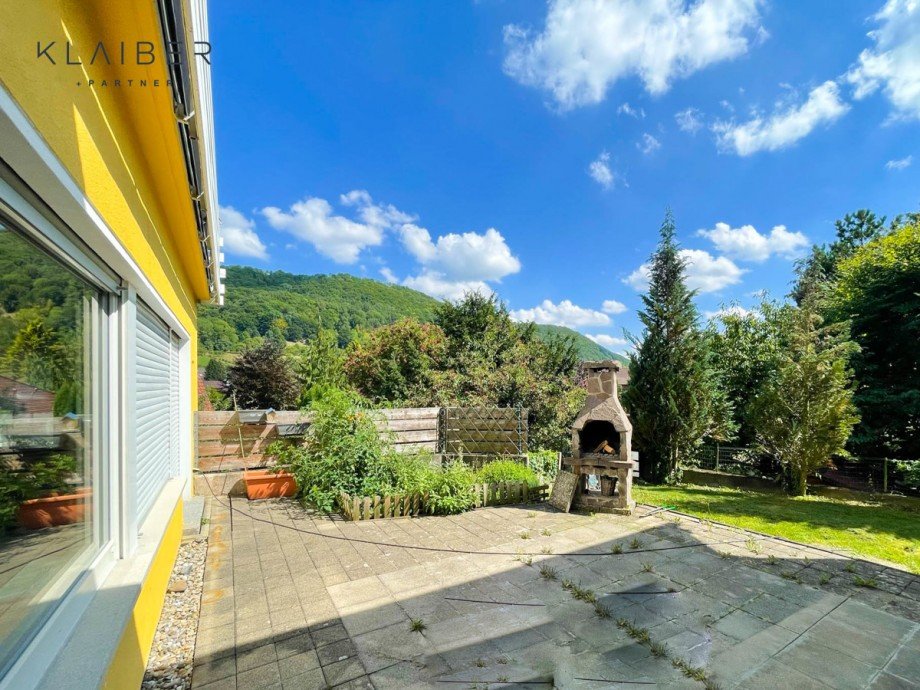 Terrasse EG Mehrfamilienhaus Gruibingen