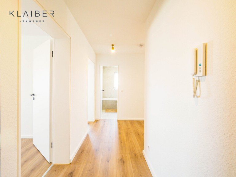 Hauptbild: ***Provisionsfrei...Aussichtsreich...3 Zi/K�/Bad/Loggia...alles neu kernsaniert.***