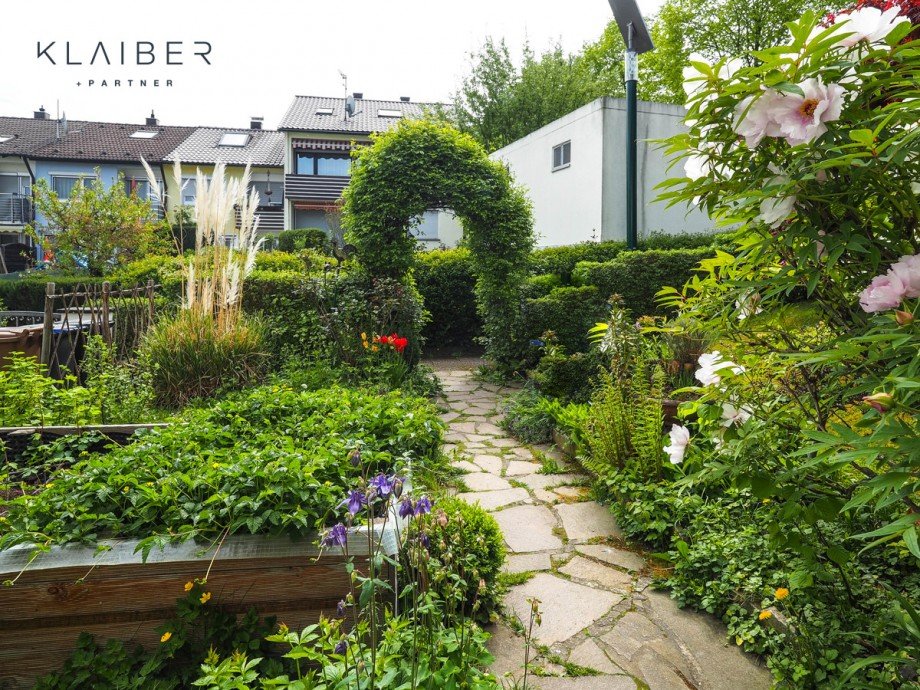 Eingang Garten Einfamilienhaus Esslingen-Zollberg