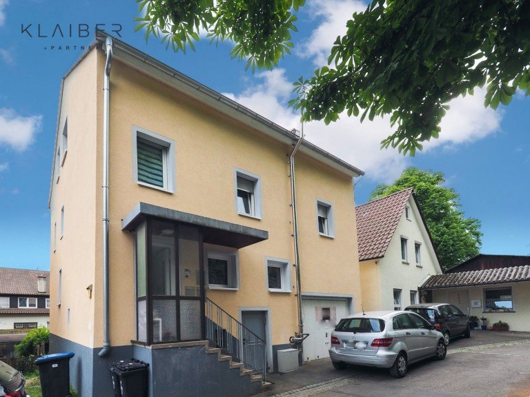 Hausansicht Nord Ebersbach an der Fils Zweifamilienhaus Kernsaniertes, freistehendes Zweifamilienhaus mit Garage, Balkon und kleinem Garten in super Lage !