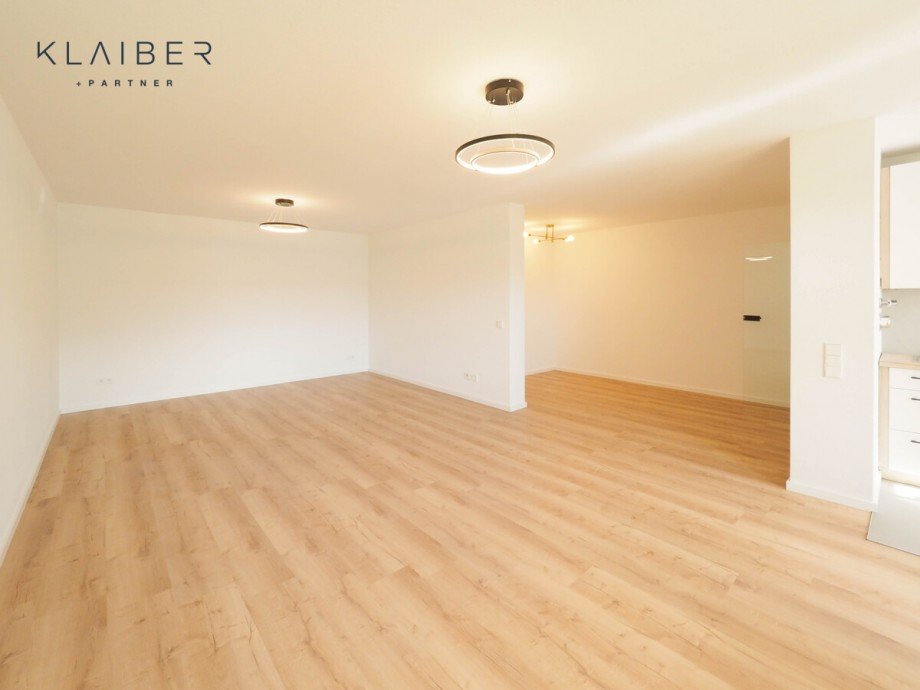 Wohn-/Esszimmer Etagenwohnung G�ppingen / Faurndau